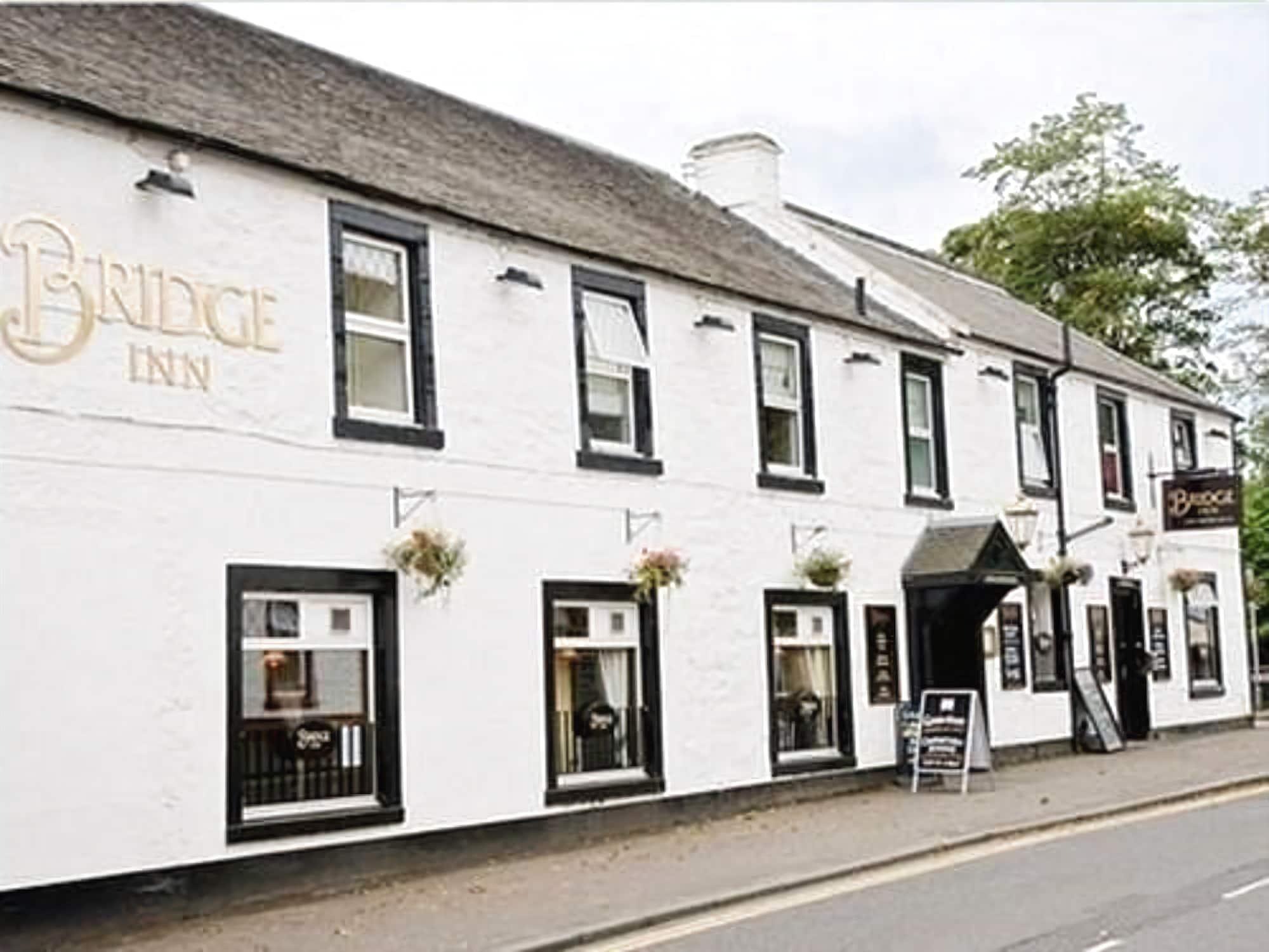 Tillicoultry The Bridge Inn מראה חיצוני תמונה